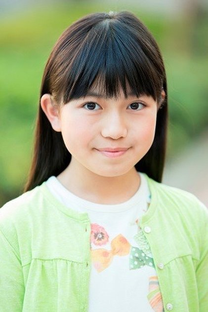 Photo of artist Momoka Ohno