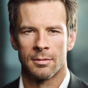 Photo of artist Matthew Pohlkamp