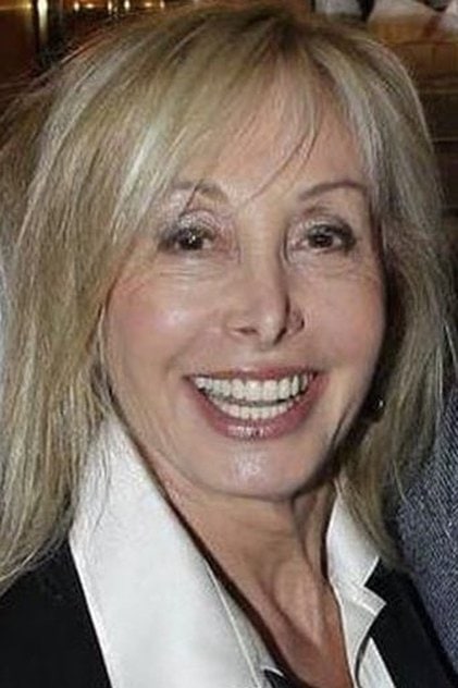 Photo of artist Arlette Gordon