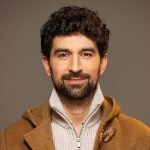 Photo of artist Sinan Eroglu