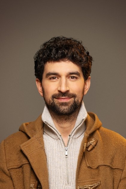 Photo of artist Sinan Eroglu