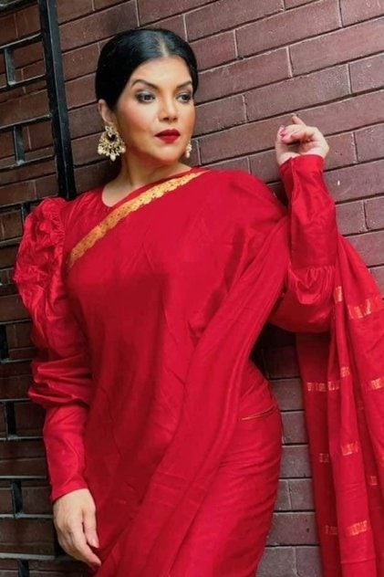 Photo of artist Rosey Siddiqui