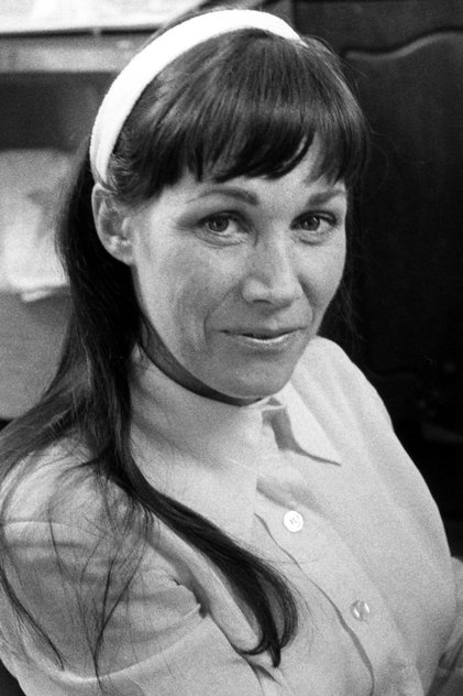 Photo of artist Verna Bloom