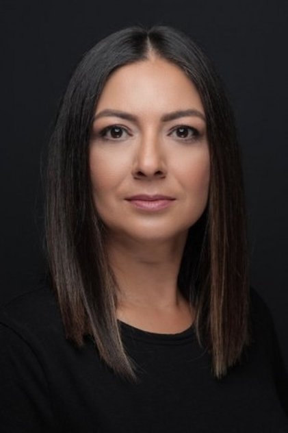 Photo of artist Zeynep Serpil Bozkurt