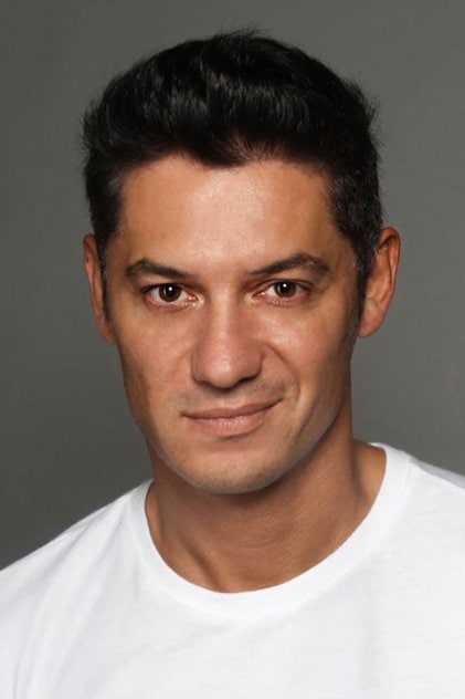 Photo of artist Okan Çabalar