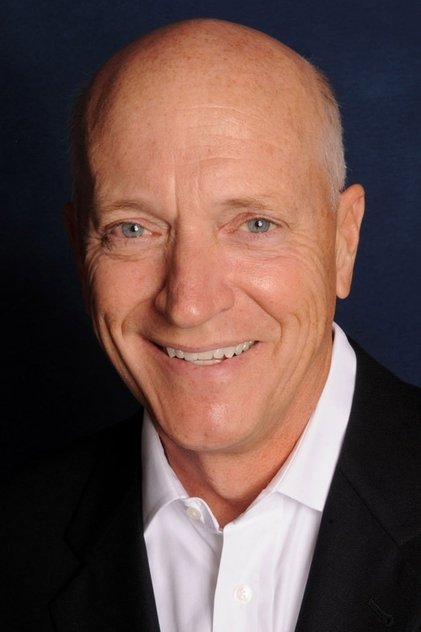 Photo of artist Thom Sharp