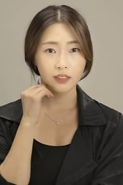 Photo of artist Oh Su Yun