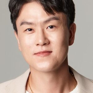 Photo of artist Jeong Ji-ho