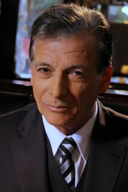Photo of artist Gerardo Romano