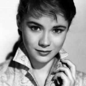 Photo of artist Heather Sears