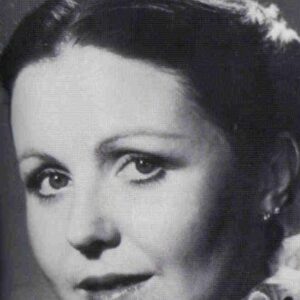 Photo of artist Lanna Saunders