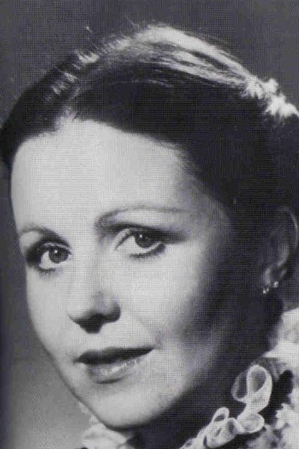 Photo of artist Lanna Saunders