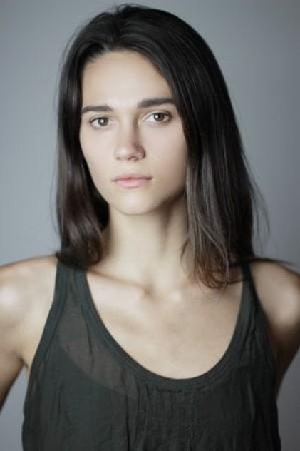 Photo of artist Rachel Finninger
