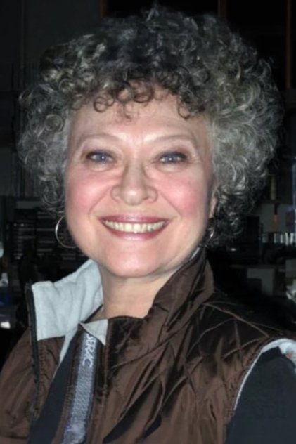 Photo of artist Lauren Klein