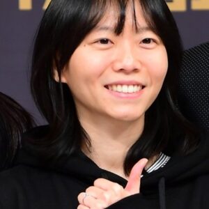 Photo of artist Lee Dan