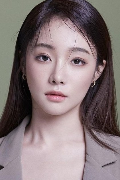 Photo of artist Jung Han-bit