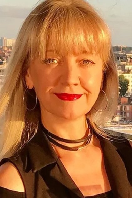 Photo of artist Cornelia Ott
