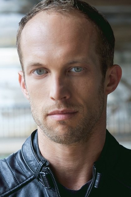 Photo of artist Ian Lake