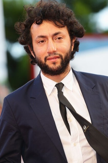 Photo of artist Kaan Müjdeci