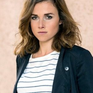 Photo of artist Karin Hanczewski