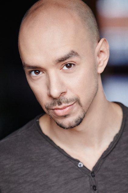 Photo of artist Shawn Baichoo