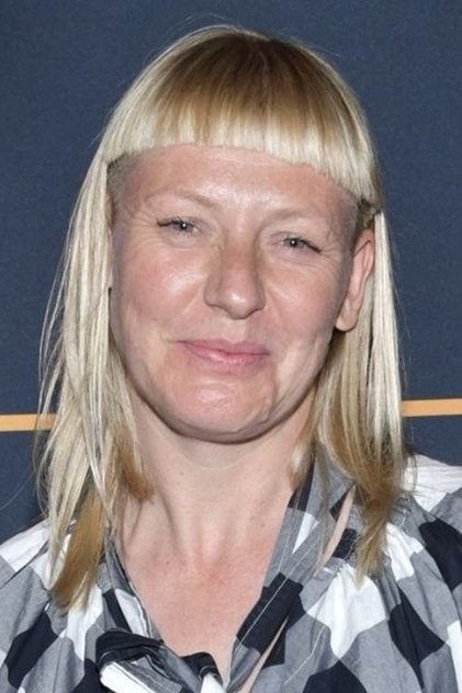 Photo of artist Sophie Canale