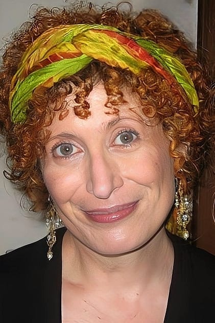 Photo of artist Julia Pearlstein