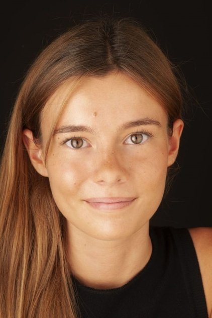 Photo of artist Francisca Frazão