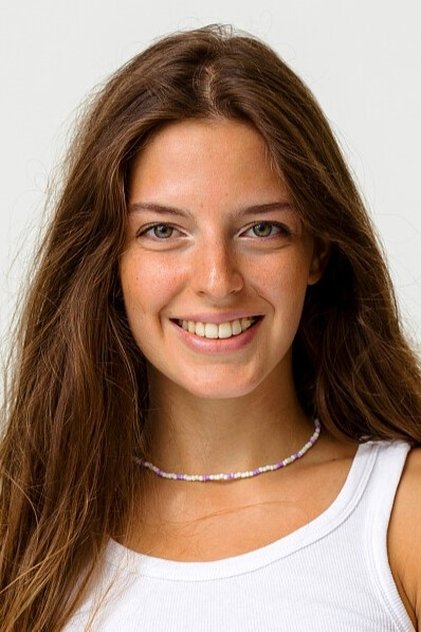 Photo of artist Inês Nabais