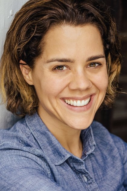 Photo of artist Kate Wharton