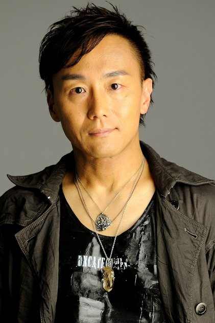 Photo of artist Ryuzou Ishino