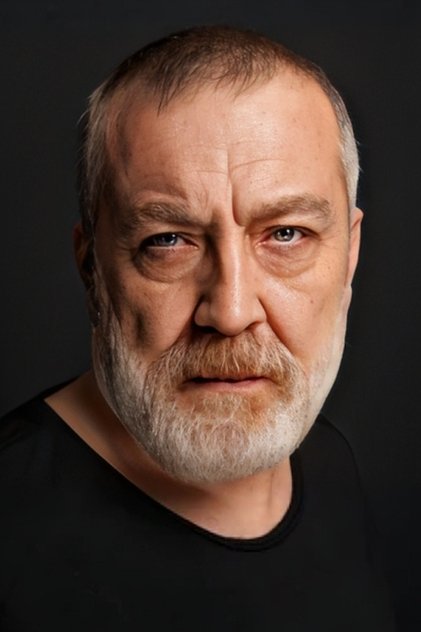 Photo of artist Alper Türedi