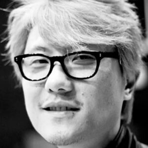 Photo of artist Ki Hyun Ryu