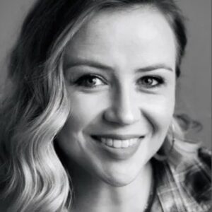 Photo of artist Katharyn Blair