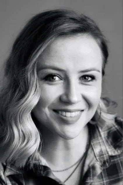 Photo of artist Katharyn Blair