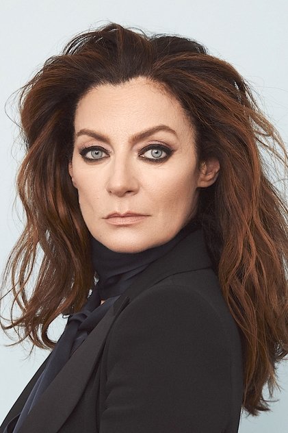 Photo of artist Michelle Gomez