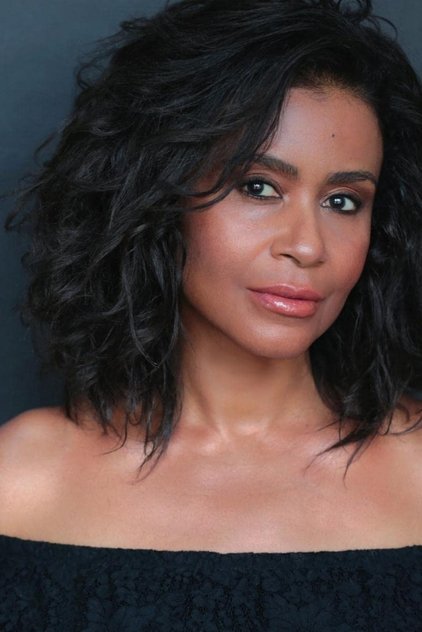 Photo of artist Mirlande Amazan