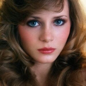 Photo of artist Kimberly McArthur