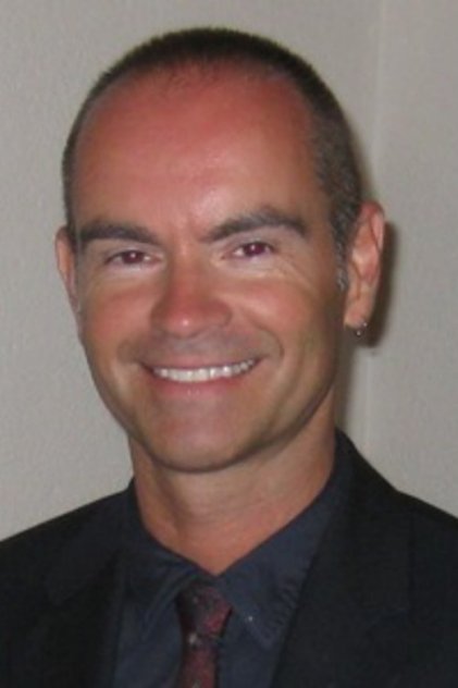 Photo of artist Graham Ludlow