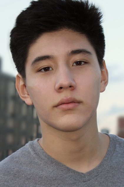 Photo of artist Isaac Jin Solstein