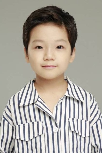 Photo of artist Kim Min Chan