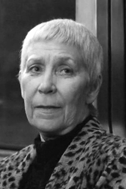 Photo of artist Eva Ebner