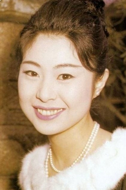 Photo of artist Tamao Nakamura