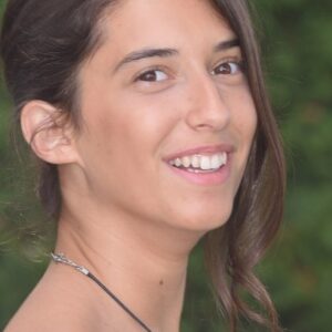 Photo of artist Estelle Lescure