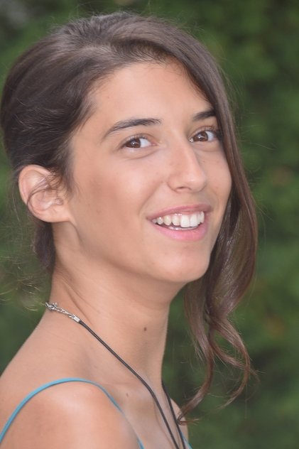 Photo of artist Estelle Lescure