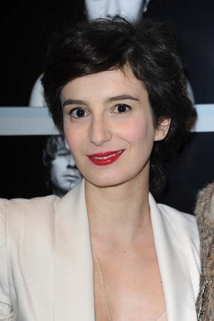 Photo of artist Amandine Dewasmes