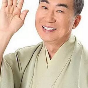 Photo of artist Bunshi Katsura VI