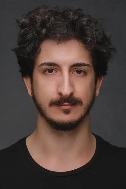 Photo of artist Onur Durmaz