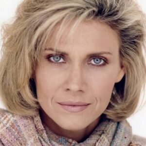 Photo of artist Cindy Pickett