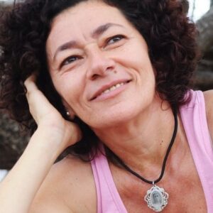 Photo of artist Soia Lira